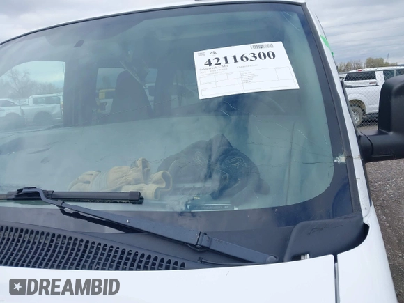 2018 Chevrolet Express Passenger LT z VIN 1GAZGPFG0J1329933, wystawiony jako IAAI lot #42116300 z przebiegiem 114 269 mil mil oraz . Historia ofert i sprzedaży dostępna na DreamBid. Obrazek 20.