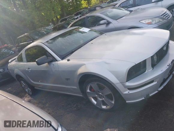 2007 Ford Mustang GT Deluxe with VIN 1ZVHT82H775235033, listed as a IAAI auction lot 42090714 with 225,952 mi miles and . Bid and sale history available at carsss.com. Image 13.