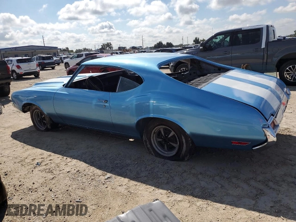 1971 Oldsmobile Cutlass z VIN 336871R114260, wystawiony jako Copart lot #74089014 z przebiegiem 343 583 mil mil oraz Szkody całkowita. Historia ofert i sprzedaży dostępna na DreamBid. Obrazek 2.