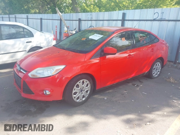 2012 Ford Focus SE z VIN 1FAHP3F2XCL454967, wystawiony jako IAAI lot #42467432 z przebiegiem Nie podano mil oraz . Historia ofert i sprzedaży dostępna na DreamBid. Obrazek 2.