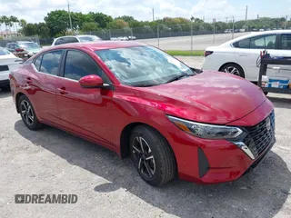 2025 Nissan Sentra SV z VIN 3N1AB8CV4SY225361, wystawiony jako IAAI lot #42054707 z przebiegiem 336 mil mil oraz . Historia ofert i sprzedaży dostępna na DreamBid. Obrazek 1.