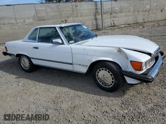 1989 Mercedes-Benz 560 Series 560SL with VIN WDBBA48D9KA103806, listed as a Copart auction lot 53533215 with 933,768 mi miles and Salvage Title. Bid and sale history available at carsss.com. Image 4.