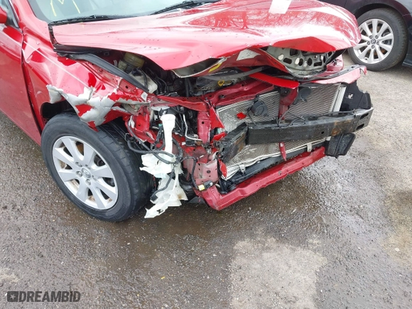2008 Toyota Camry LE with VIN 4T1BE46KX8U228338, listed as a IAAI auction lot 41734633 with 176,235 mi miles. Bid and sale history available at carsss.com. Image 6.