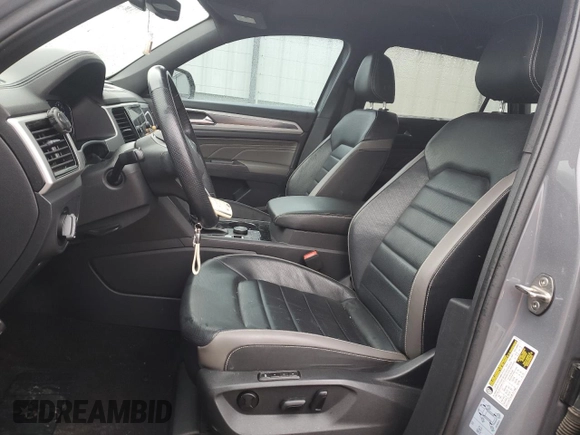 2021 Volkswagen Atlas SEL Premium R-Line with VIN 1V2FE2CA8MC221196, listed as a Copart auction lot 41882335 with 62,418 mi miles and Clean title. Bid and sale history available at DreamBid. Image 7.