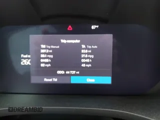 2022 Volvo XC60 Inscription with VIN YV4L12DL2N1905235, listed as a IAAI auction lot 42384130 with 44,727 mi miles and . Bid and sale history available at DreamBid. Image 7.