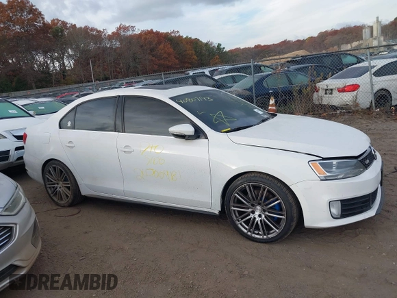 2013 Volkswagen Jetta GLI Autobahn с VIN 3VW467AJ8DM393889, выставлен на аукционе IAAI как лот 40807143 с пробегом Не указан миль и . История ставок и продаж доступна на DreamBid. Изображение 12.