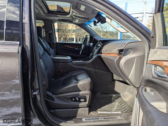 2017 Cadillac Escalade Luxury with VIN 1GYS4BKJ4HR328022, listed as a Copart auction lot 44644815 with 87,383 mi miles and Clean Title. Bid and sale history available at carsss.com. Image 5.