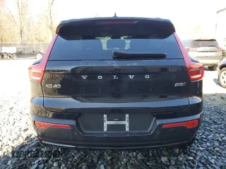 2024 Volvo XC40 Core Bright Theme z VIN YV4L12UK8R2334535, wystawiony jako Copart lot #50716025 z przebiegiem 22 014 mil mil oraz Czysty tytuł • Clean title. Historia ofert i sprzedaży dostępna na DreamBid. Obrazek 6.