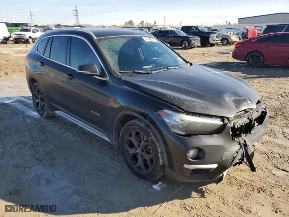 2018 BMW X1 sDrive28i with VIN WBXHU7C38J5L05372, listed as a Copart auction lot 42048515 with 93,403 mi miles and Salvage Title. Bid and sale history available at carsss.com. Image 4.