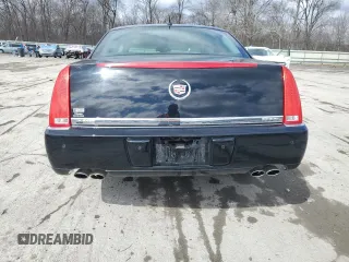 2008 Cadillac DTS 1SD z VIN 1G6KD57Y68U203116, wystawiony jako Copart lot #50050045 z przebiegiem 81 777 mil mil oraz Szkoda całkowita • Salvage title. Historia ofert i sprzedaży dostępna na DreamBid. Obrazek 6.