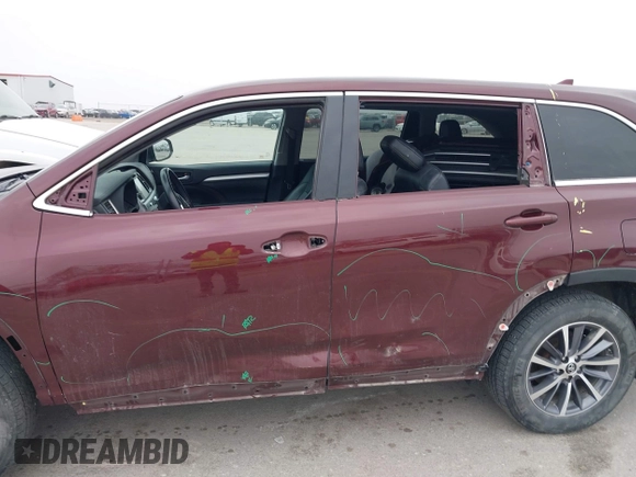 2019 Toyota Highlander SE with VIN 5TDJZRFH8KS993713, listed as a IAAI auction lot 42021246 with 122,078 mi miles and . Bid and sale history available at DreamBid. Image 6.