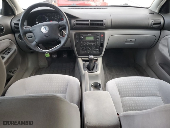 2004 Volkswagen Passat Sedan GLS with VIN WVWPD63B24E035926, listed as a Copart auction lot 74698874 with 189,392 mi miles and Salvage Title. Bid and sale history available at carsss.com. Image 8.