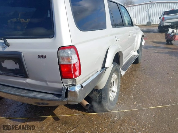 2000 Toyota 4Runner SR5 with VIN JT3GN86R2Y0147585, listed as a IAAI auction lot 41360071 with 199,465 mi miles. Bid and sale history available at carsss.com. Image 20.