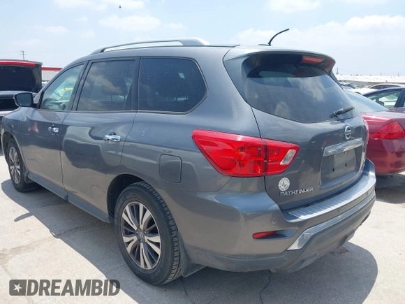 2017 Nissan Pathfinder SV z VIN 5N1DR2MM4HC611218, wystawiony jako IAAI lot #42328866 z przebiegiem 181 476 mil mil oraz . Historia ofert i sprzedaży dostępna na DreamBid. Obrazek 3.