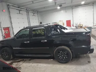 2011 Chevrolet Avalanche LTZ with VIN 3GNTKGE39BG192060, listed as a IAAI auction lot 41757583 with 90,335 mi miles. Bid and sale history available at carsss.com. Image 14.