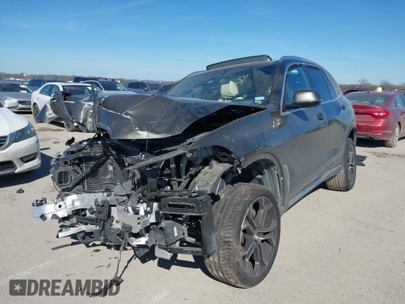2021 BMW X5 xDrive40i z VIN 5UXCR6C09M9G00150, wystawiony jako IAAI lot #41647528 z przebiegiem Nie podano mil oraz . Historia ofert i sprzedaży dostępna na DreamBid. Obrazek 2.