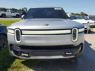 2023 Rivian R1T Adventure with VIN 7FCTGAAA2PN019226, listed as a Copart auction lot 75383334 with 11,737 mi miles and Non Repairable. Bid and sale history available at carsss.com. Image 5.