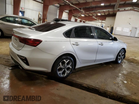 2021 Kia Forte LXS z VIN 3KPF24AD2ME345539, wystawiony jako Copart lot #55319665 z przebiegiem 102 789 mil mil oraz Nie do naprawy • Non repairable. Historia ofert i sprzedaży dostępna na DreamBid. Obrazek 3.