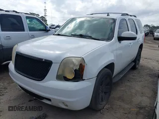 2008 GMC Yukon SLT w/4SB with VIN 1GKFC130X8R120662, listed as a IAAI auction lot 41724938 with 234,848 mi miles. Bid and sale history available at carsss.com. Image 2.