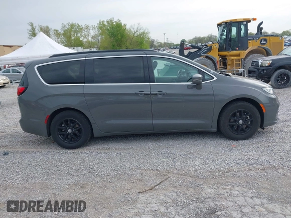 2022 Chrysler Pacifica Touring L with VIN 2C4RC1BG7NR168519, listed as a IAAI auction lot 41928929 with 55,814 mi miles and . Bid and sale history available at DreamBid. Image 13.
