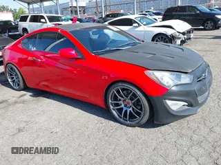 2014 Hyundai Genesis Coupe 2.0T z VIN KMHHT6KD0EU116078, wystawiony jako IAAI lot #42396205 z przebiegiem 138 996 mil mil oraz . Historia ofert i sprzedaży dostępna na DreamBid. Obrazek 1.
