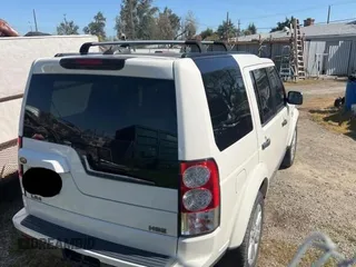 2010 Land Rover LR4 HSE с VIN SALAG2D4XAA542722, выставлен на аукционе Copart как лот 52212215 с пробегом 153 487 миль миль и Чистый • Clean title. История ставок и продаж доступна на DreamBid. Изображение 4.