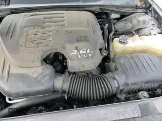 2018 Dodge Challenger SXT z VIN 2C3CDZAG8JH142163, wystawiony jako Copart lot #71891285 z przebiegiem 109 768 mil mil oraz Szkoda całkowita • Salvage title. Historia ofert i sprzedaży dostępna na DreamBid. Obrazek 15.