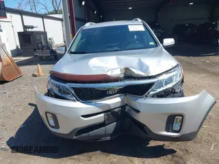 2014 Kia Sorento LX with VIN 5XYKT4A63EG457302, listed as a IAAI auction lot 41859779 with 122,724 mi miles. Bid and sale history available at carsss.com. Image 12.