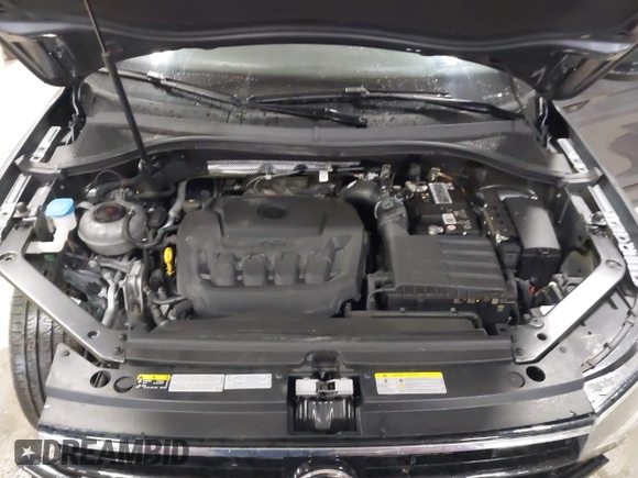 2022 Volkswagen Tiguan SE R-Line Black with VIN 3VV8B7AX9NM103988, listed as a IAAI auction lot 41908814 with 43,671 mi miles and . Bid and sale history available at DreamBid. Image 10.