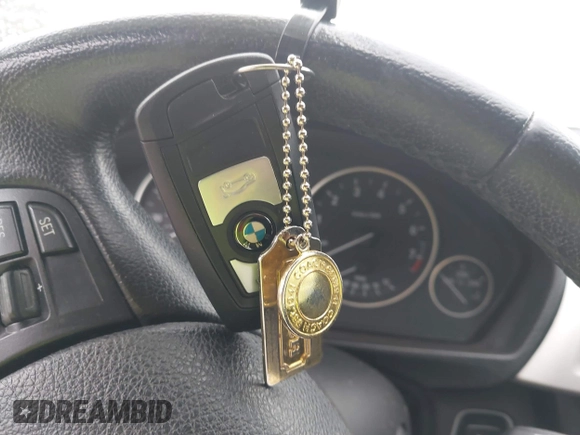 2015 BMW 3 Series 320i xDrive с VIN WBA3C3G55FNS73435, выставлен на аукционе IAAI как лот 42133912 с пробегом 111 663 миль миль и . История ставок и продаж доступна на DreamBid. Изображение 11.