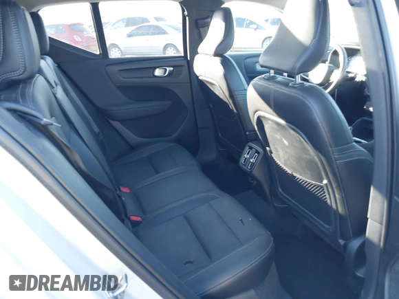 2021 Volvo XC40 Inscription with VIN YV4AC2HL8M2602643, listed as a IAAI auction lot 41601331 with 92,999 mi miles. Bid and sale history available at carsss.com. Image 8.