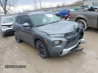 2021 Chevrolet TrailBlazer LT with VIN KL79MPSL2MB095812, listed as a IAAI auction lot 41666917 with 33,911 mi miles. Bid and sale history available at carsss.com. Image 1.