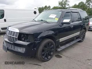 2009 Lincoln Navigator with VIN 5LMFU28529EJ01821, listed as a IAAI auction lot 42658727 with 130,855 mi miles and . Bid and sale history available at DreamBid. Image 2.