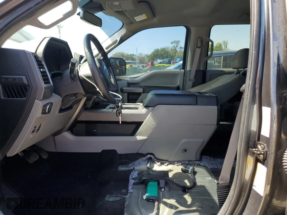 2019 Ford F-150 XL z VIN 1FTEW1CB8KFB43432, wystawiony jako Copart lot #52508165 z przebiegiem 67 302 mil mil oraz Nie do naprawy • Non repairable. Historia ofert i sprzedaży dostępna na DreamBid. Obrazek 7.
