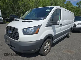 2018 Ford Transit z VIN 1FTYR1YGXJKB43964, wystawiony jako IAAI lot #42851402 z przebiegiem 118 564 mil mil oraz . Historia ofert i sprzedaży dostępna na DreamBid. Obrazek 1.