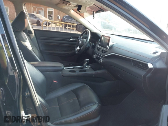 2019 Nissan Altima 2.5 SR with VIN 1N4BL4CV3KC130764, listed as a IAAI auction lot 41952695 with 86,644 mi miles. Bid and sale history available at carsss.com. Image 5.