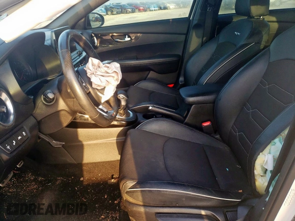 2020 Kia Forte GT-Line with VIN 3KPF34AD3LE238138, listed as a Copart auction lot 54013735 with 100,396 mi miles and Salvage Title. Bid and sale history available at DreamBid. Image 7.