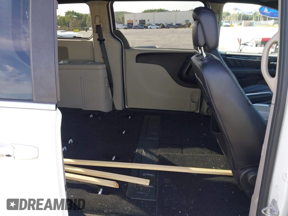 2018 Dodge Grand Caravan SXT with VIN 2C4RDGCG5JR179043, listed as a IAAI auction lot 41642462 with 117,264 mi miles and . Bid and sale history available at DreamBid. Image 8.