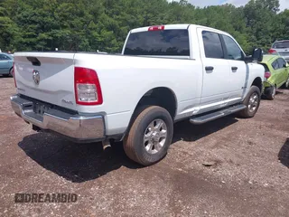 2024 Ram 2500 Big Horn z VIN 3C6UR5DJ4RG354840, wystawiony jako IAAI lot #42509658 z przebiegiem Nie podano mil oraz . Historia ofert i sprzedaży dostępna na DreamBid. Obrazek 4.