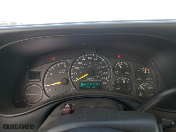1999 Chevrolet Silverado 1500 LS with VIN 2GCEC19T8X1184568, listed as a Copart auction lot 43210875 with 223,160 mi miles and Clean Title. Bid and sale history available at carsss.com. Image 9.