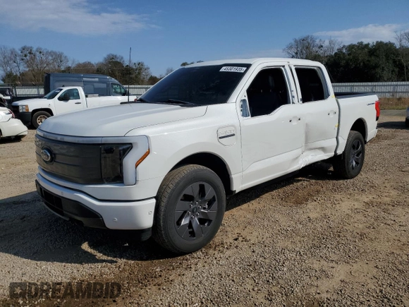2022 Ford F-150 Lightning Pro z VIN 1FT6W1EV6NWG01209, wystawiony jako Copart lot #45301935 z przebiegiem 25 141 mil mil oraz Szkody całkowita. Historia ofert i sprzedaży dostępna na DreamBid. Obrazek 1.