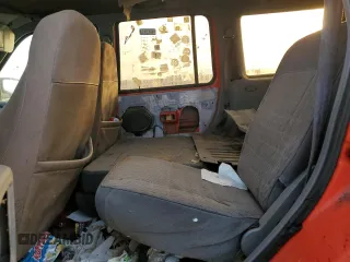 1993 Ford Explorer Eddie Bauer z VIN 1FMDU34X3PUA60013, wystawiony jako Copart lot #78548084 z przebiegiem 900 815 mil mil oraz Czysty tytuł • Clean title. Historia ofert i sprzedaży dostępna na DreamBid. Obrazek 11.