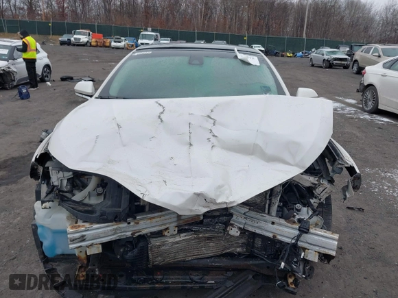 2014 Lincoln MKZ with VIN 3LN6L2J99ER819229, listed as a IAAI auction lot 41005075 with Not Provided miles. Bid and sale history available at carsss.com. Image 6.