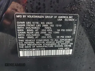 2024 Volkswagen Atlas SE with VIN 1V2HE2CA2RC231772, listed as a Copart auction lot 58084705 with 61,694 mi miles and Clean title. Bid and sale history available at DreamBid. Image 13.