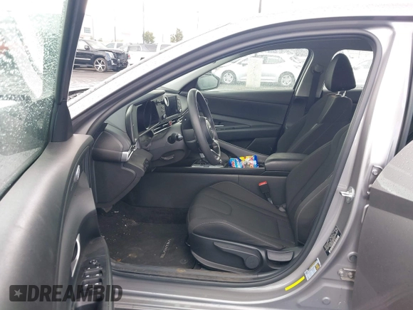 2022 Hyundai Elantra Blue z VIN KMHLM4AJ9NU031372, wystawiony jako IAAI lot #41524681 z przebiegiem 69 060 mil mil oraz . Historia ofert i sprzedaży dostępna na DreamBid. Obrazek 5.