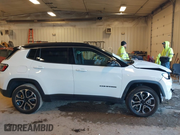 2024 Jeep Compass Limited with VIN 3C4NJDCN2RT593278, listed as a IAAI auction lot 41196538 with 6,304 mi miles and . Bid and sale history available at carsss.com. Image 13.