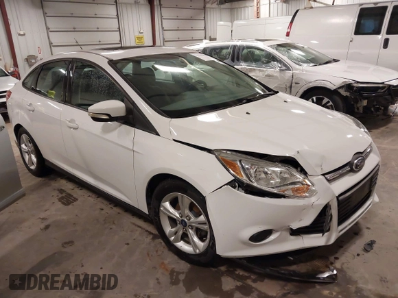 2014 Ford Focus SE with VIN 1FADP3F21EL200534, listed as a IAAI auction lot 41942026 with 61,414 mi miles. Bid and sale history available at carsss.com. Image 1.