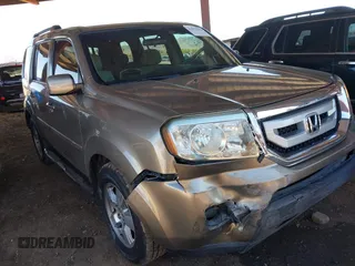 2011 Honda Pilot EX with VIN 5FNYF3H4XBB028225, listed as a IAAI auction lot 41873192 with 155,556 mi miles and . Bid and sale history available at carsss.com. Image 6.