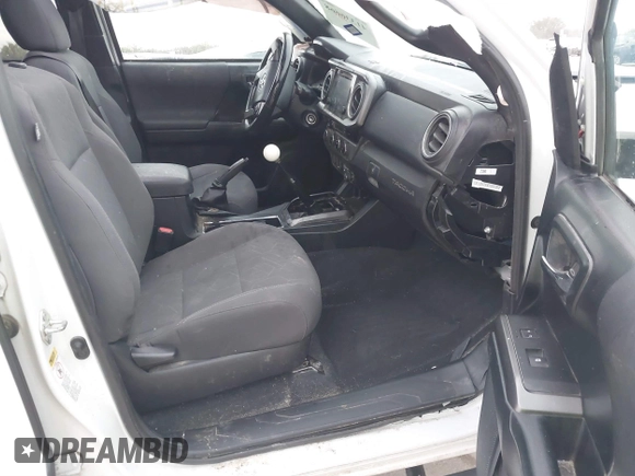2017 Toyota Tacoma SR5 z VIN 5TFCZ5AN3HX109338, wystawiony jako IAAI lot #41336668 z przebiegiem 95 748 mil mil oraz . Historia ofert i sprzedaży dostępna na DreamBid. Obrazek 5.