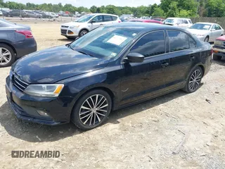 2016 Volkswagen Jetta Sport z VIN 3VWD17AJ2GM232702, wystawiony jako IAAI lot #42399962 z przebiegiem 175 038 mil mil oraz . Historia ofert i sprzedaży dostępna na DreamBid. Obrazek 2.